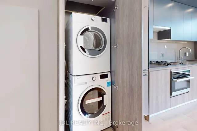 Additional image 15 of 81 Wellesley St Unit 403