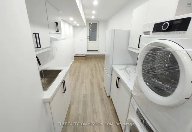 Additional image 32 of 613 Dufferin St