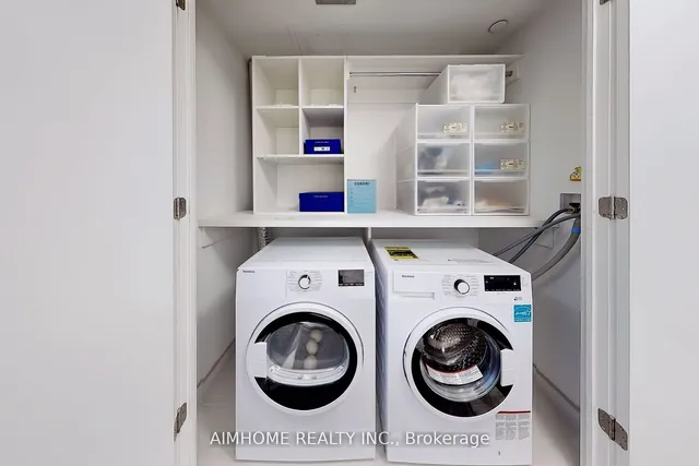 Additional image 31 of 1 Gloucester St Unit 1815