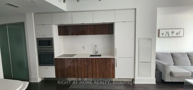 Additional image 7 of 10 York St Unit 3712