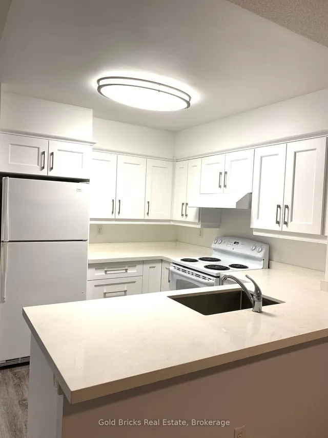 Additional image 9 of 750 Bay St Unit 2009