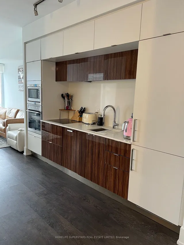 Additional image 9 of 10 York St Unit 6108