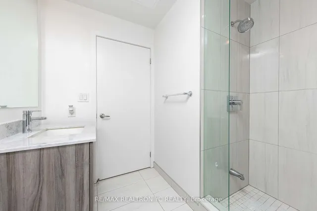 Additional image 11 of 955 Bay St Unit 3907