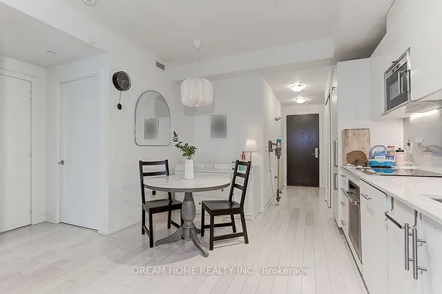 Additional image 16 of 330 Richmond St Unit 1717