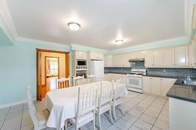 Additional image 6 of 10 Larchmere Ave