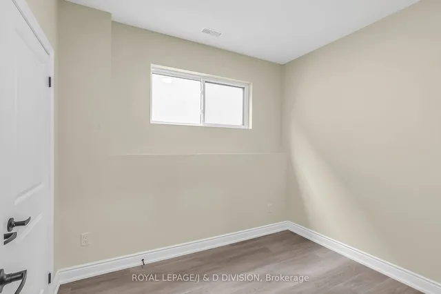 Additional image 36 of 19 Lambton Ave