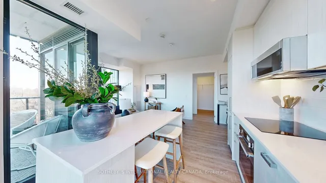 Additional image 13 of 250 Lawrence Ave Unit 624