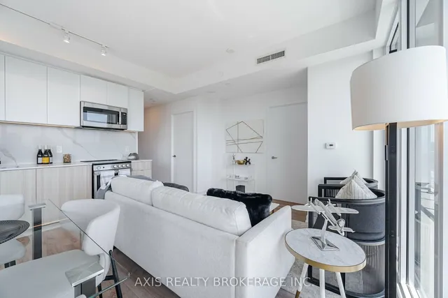 Additional image 20 of 500 Dupont St Unit 517