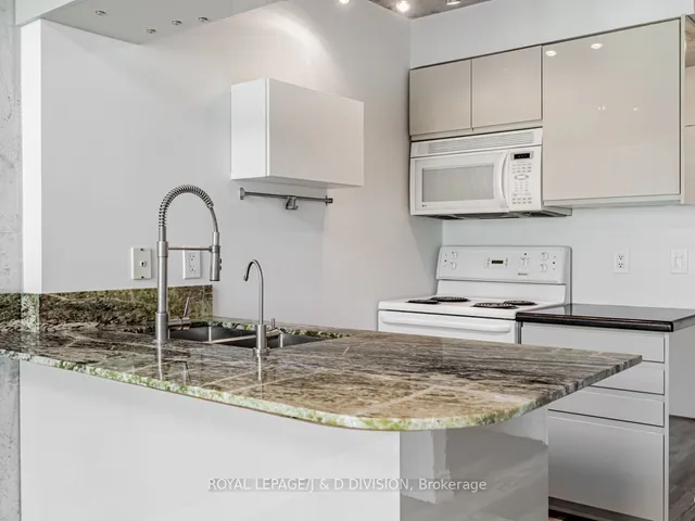 Additional image 5 of 954 King St Unit 326