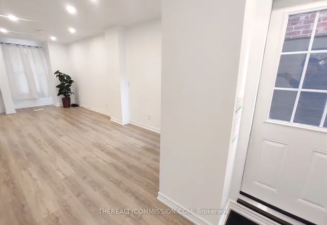 Additional image 8 of 613 Dufferin St