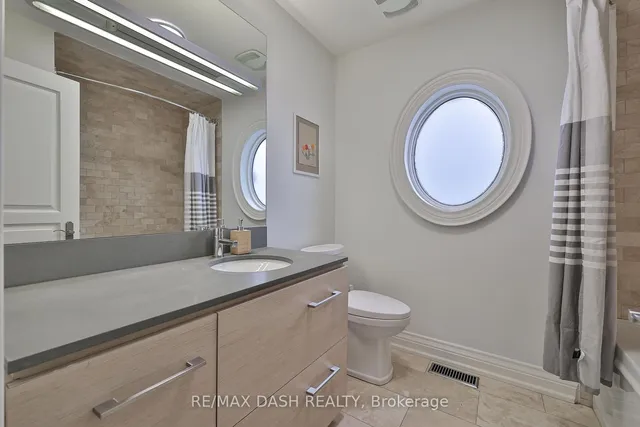 Additional image 24 of 550 Deloraine Ave