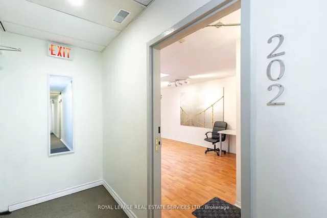 Additional image 8 of 2963 Dundas St