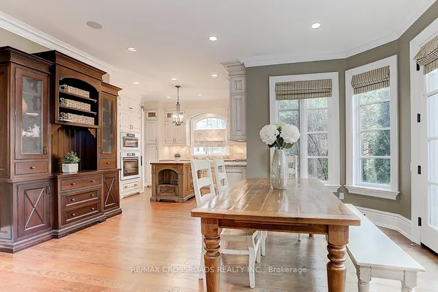 Additional image 14 of 2 Sorrel Crt