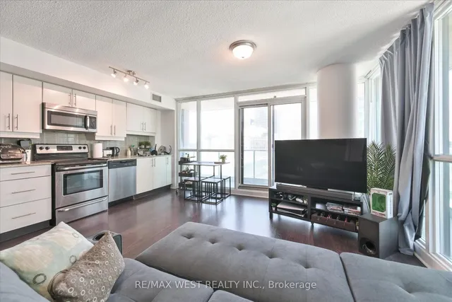Additional image 11 of 33 Bay St Unit 1504