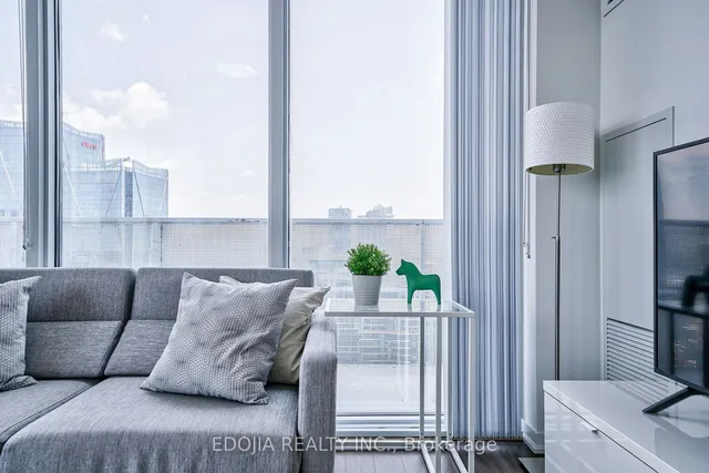 Additional image 18 of 100 Harbour St Unit 6004