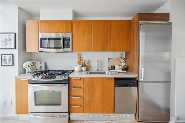 Additional image 14 of 318 King St Unit 208