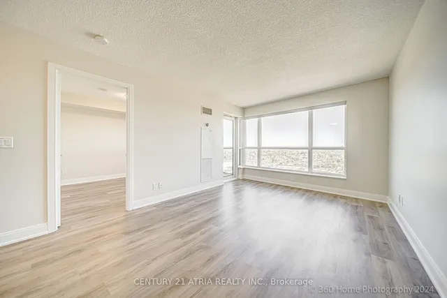 Additional image 9 of 135 Village Green Sq Unit 2015