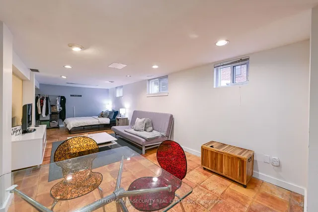 Additional image 31 of 25 Parkchester Rd