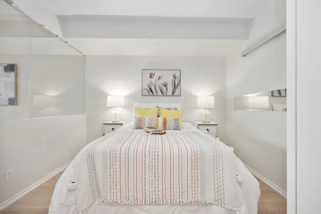 Additional image 10 of 197 Yonge St Unit 1411