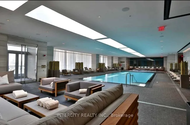 Additional image 38 of 50 Yorkville Ave Unit 4001