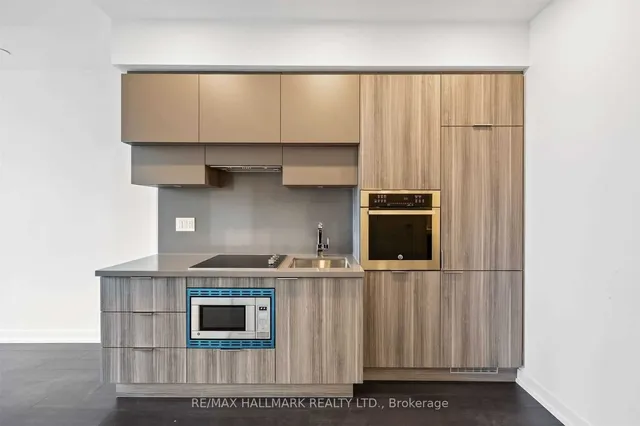 Additional image 8 of 39 Roehampton Ave Unit 1210