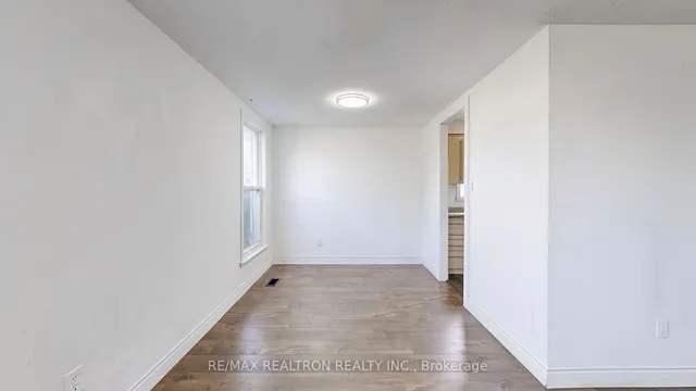 Additional image 7 of 21 Avening Dr