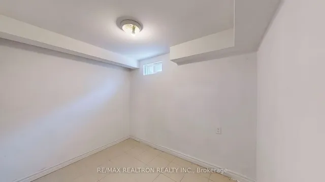 Additional image 30 of 21 Avening Dr