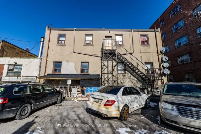 Additional image 19 of 2011 Eglinton Ave