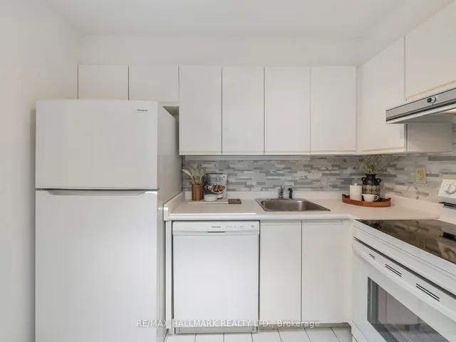 Additional image 7 of 2112 Queen St Unit 23