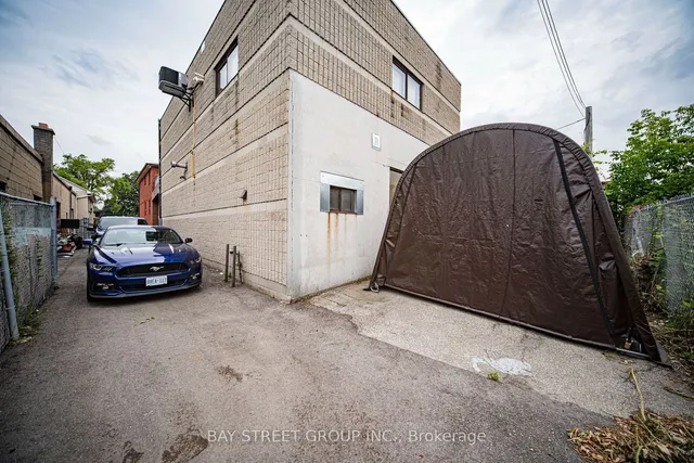 Additional image 4 of 240 Pellatt Ave