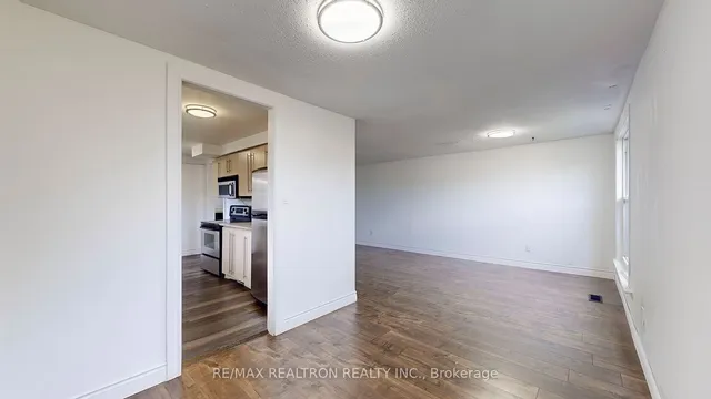 Additional image 8 of 21 Avening Dr