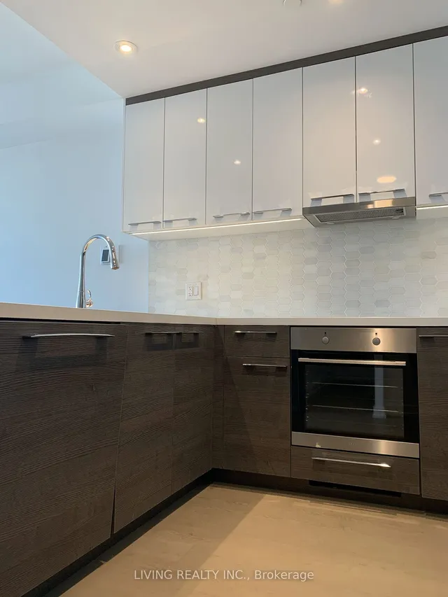 Additional image 14 of 488 University Ave Unit 3911