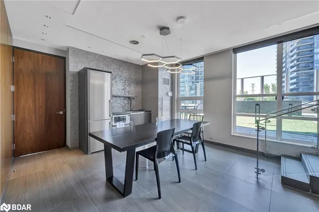 Additional image 31 of 36 Park Lawn Road Rd Unit 3205