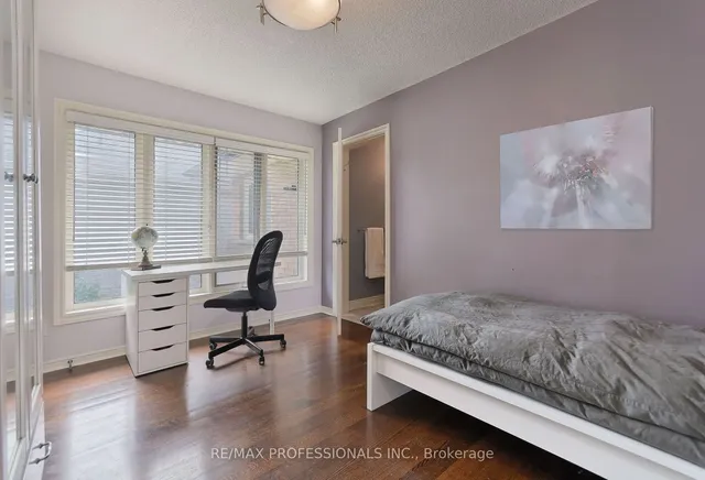 Additional image 24 of 47 Laurel Ave