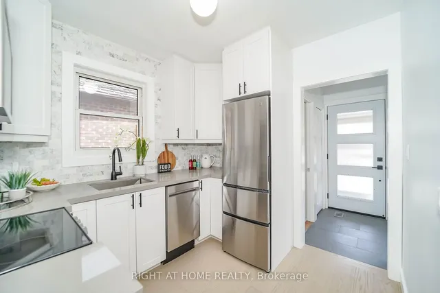 Additional image 12 of 1360 Woodbine Ave