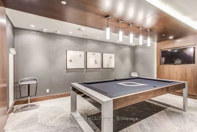 Additional image 19 of 255 Village Green Sq Unit 408