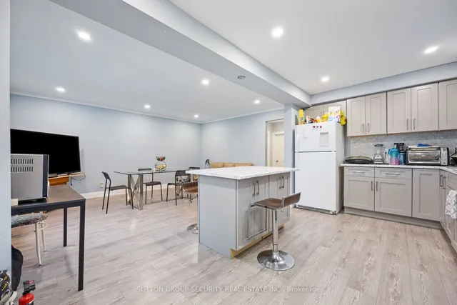 Additional image 8 of 1104 Glengrove Ave