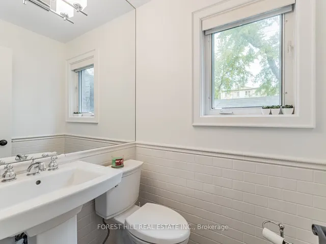 Additional image 11 of 3022A Bayview Ave