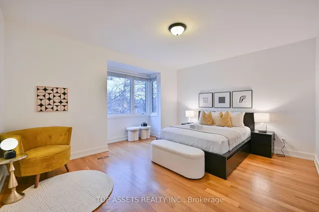 Additional image 20 of 165 Strathnairn Ave