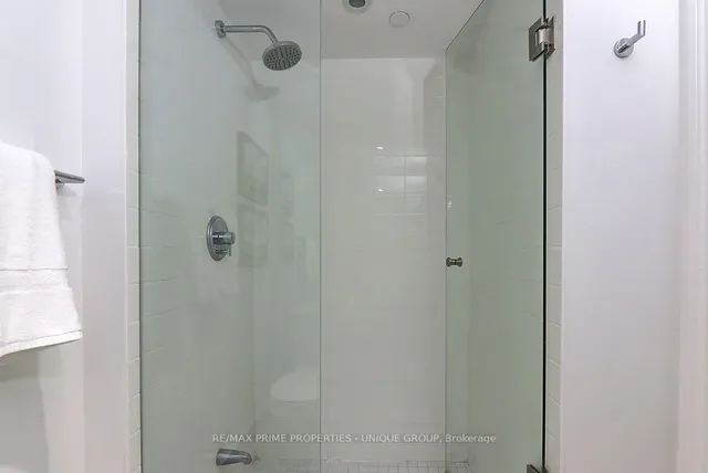 Additional image 26 of 386 Yonge St Unit 5202