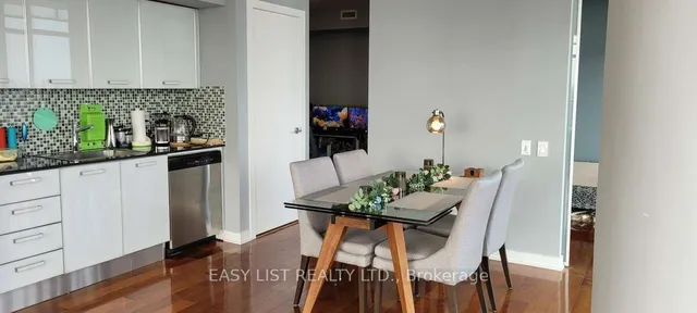 Additional image 36 of 33 Charles St Unit 3903