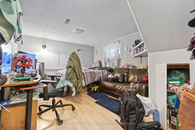 Additional image 19 of 1104 Glengrove Ave
