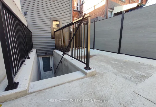 Additional image 37 of 613 Dufferin St