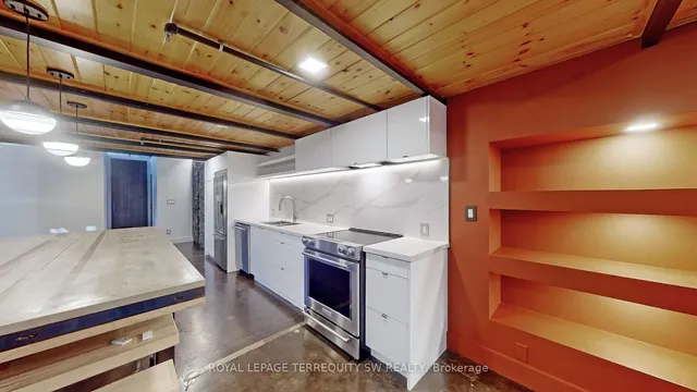 Additional image 2 of 326 Carlaw Ave Unit 124