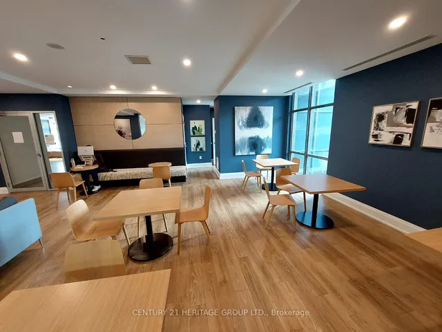 Additional image 18 of 15 Fort York Blvd Unit 1802