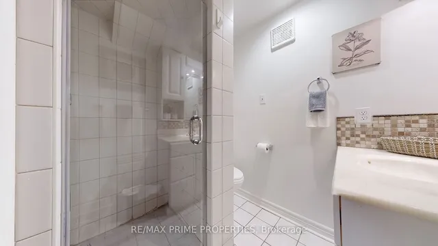 Additional image 24 of 104 Kingslake Rd