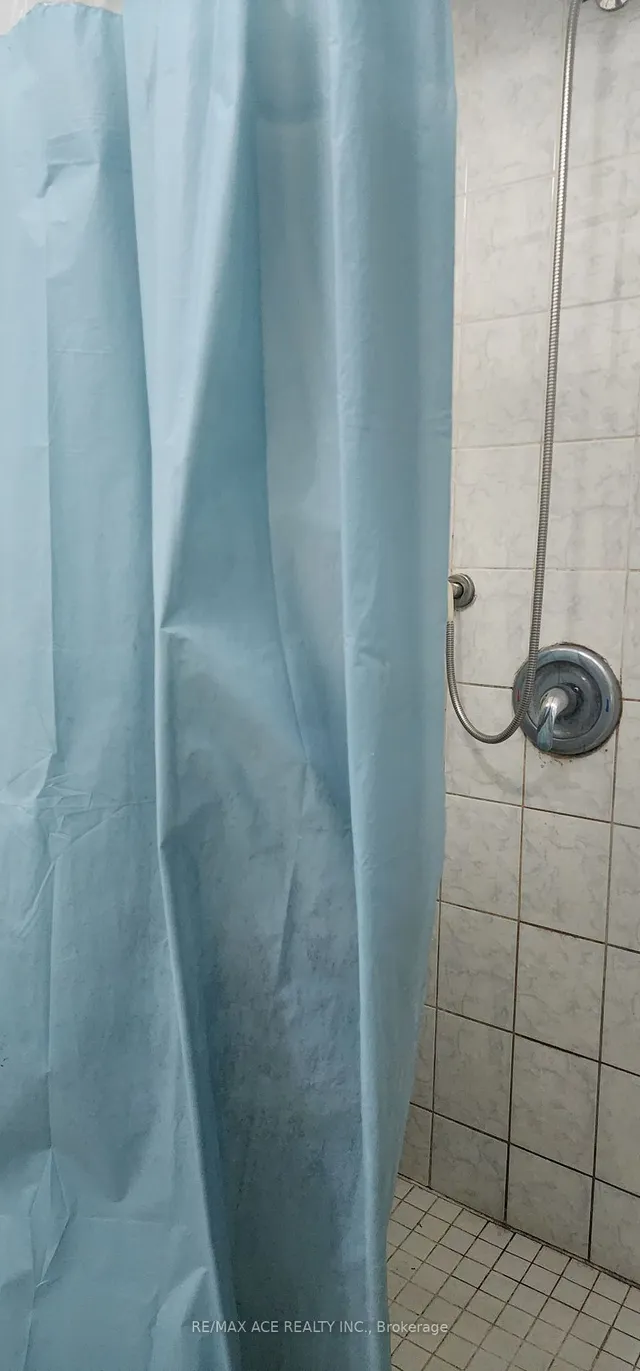 Additional image 10 of 61 Warwick Castle Crt