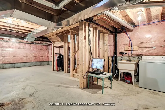 Additional image 3 of 215 Andona Cres