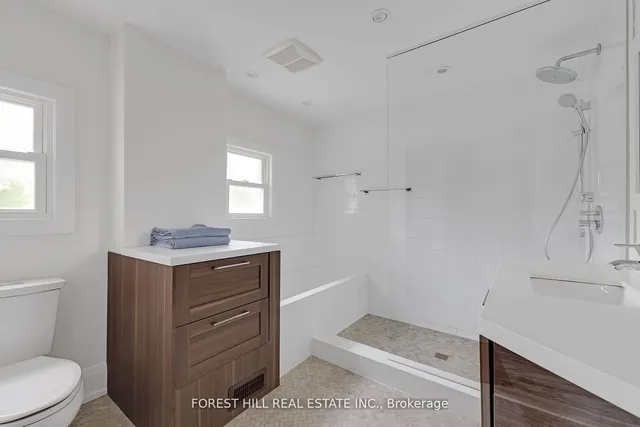 Additional image 28 of 2567 Lake Shore Blvd