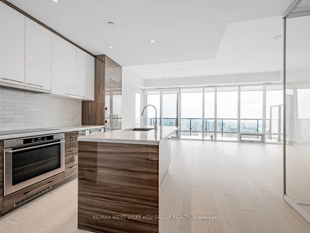 Additional image 10 of 488 University Ave Unit 5302